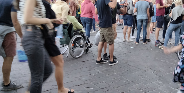 Druk plein met vol met bezoekers voor de Gentse Feesten